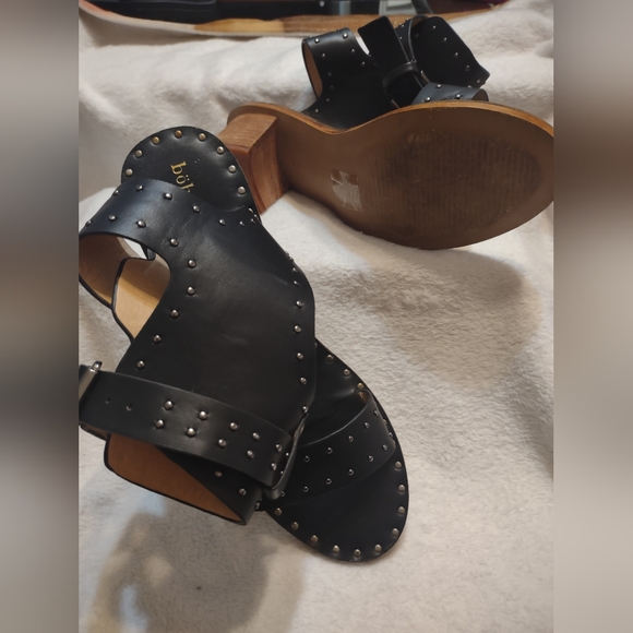 Women's Sandals - Picture 3 of 3